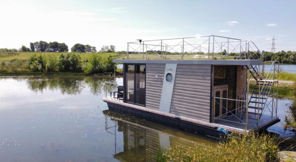 Couston Lakes